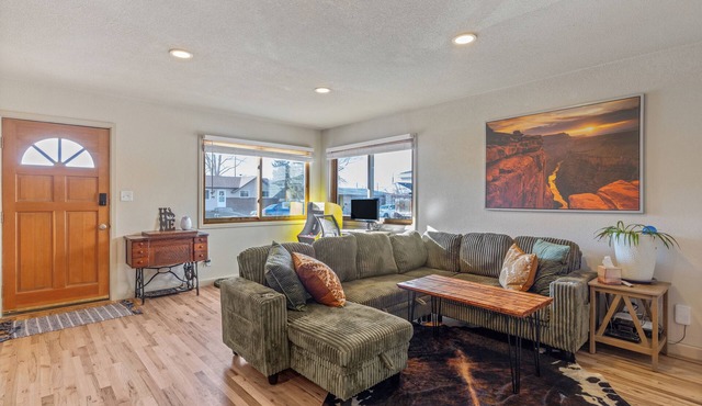 Wild West Family Retreat - Fenced Yard