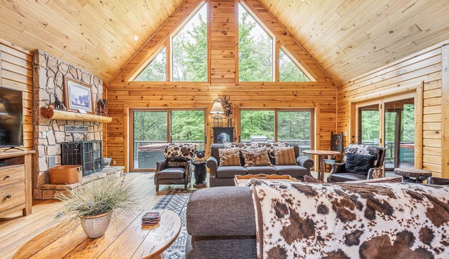 Wild Wild West | Dock Slip, Hot Tub, Firepit + More!