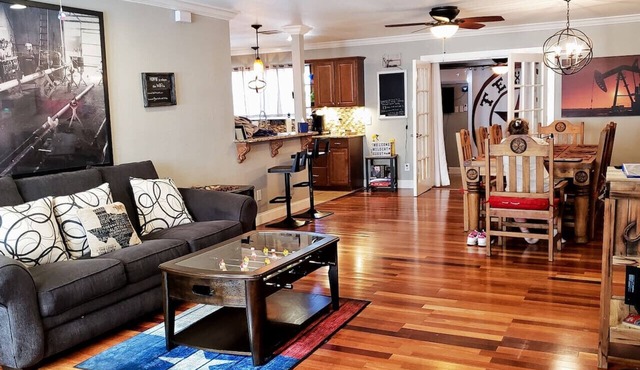 Wildcatter resting grounds, spacious living