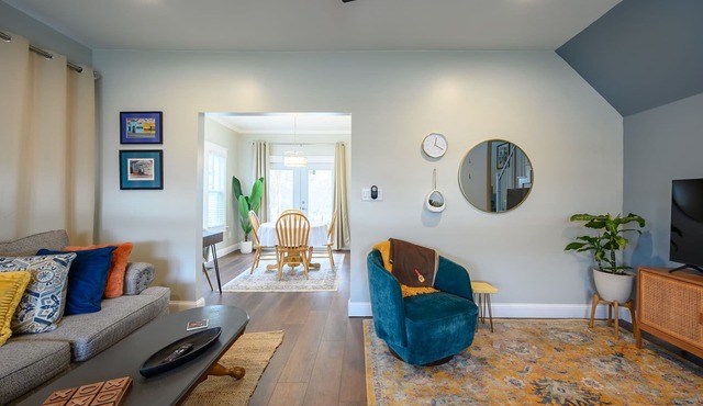 Wilder Park Peacock House - Nearby Derby and KY Fair & Expo Center