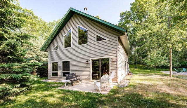 Wilderness Cabin - Nature Retreat in Peaceful Woods near Big Sandy Lake