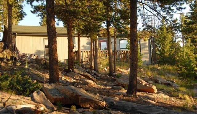 "Wilderness Cabin on the Canyon" - BEAT the HEAT at 9000 Feet elevation