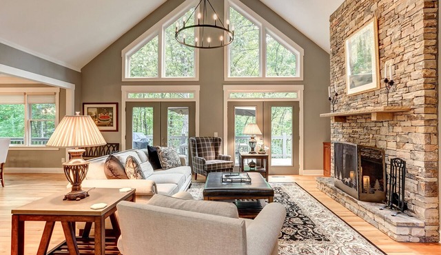 Wilderness Lodge - The perfect getaway home in Big Canoe!