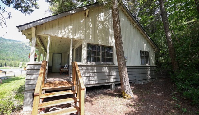 Wilderness West Resort Cabin 7