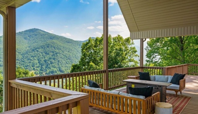 Wildflower Cabin - 5 BR, 4.5 BA, 3 FPLC, 2 FP, HT