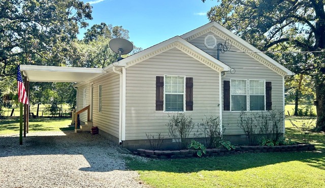 Wildflower Cottage : Country Home Near Town