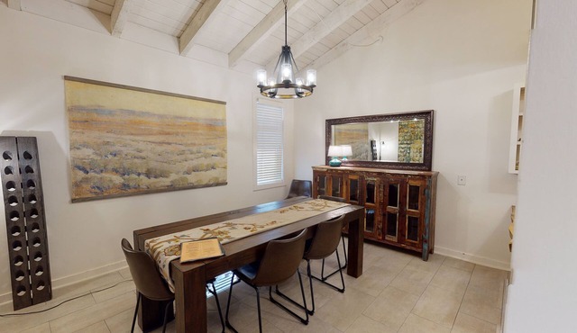 Wildflower Retreat with A/C, BBQ Grill & Patio