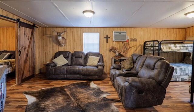 Wildlife Preserve camphouse in Jennings- Includes Tour