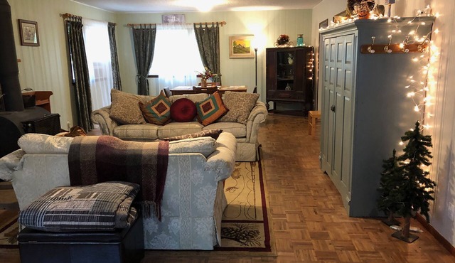 Wildlife Preserve, Country Cottage, Spacious