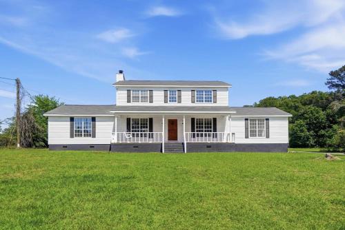 Wildmeade Ranch A Luxury Farmhouse on 18 Acres