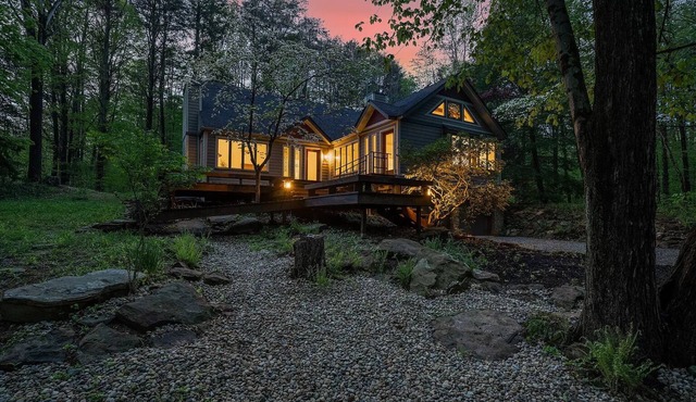 "Wildwood Acres"nPeaceful Wooded Retreat