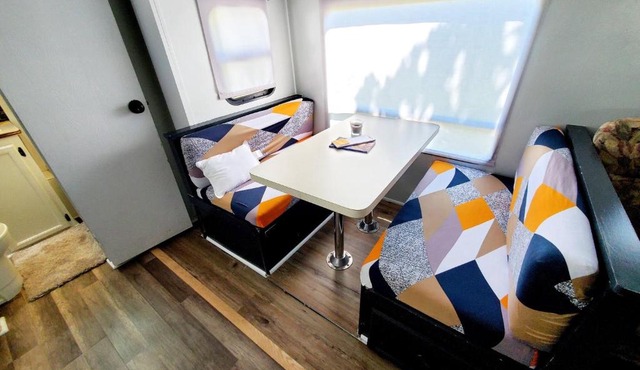 Wildwood Camper De Sleeps 6-7,