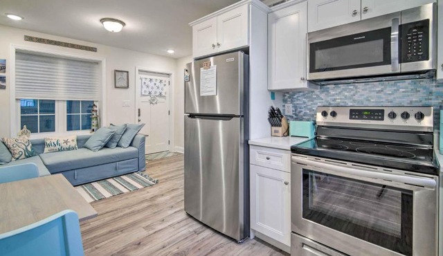 Wildwood Ground-Floor Condo with Community Pool