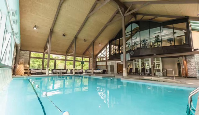 Wildwood Hot Tub + Indoor/Outdoor Pool + Sauna + Game Room