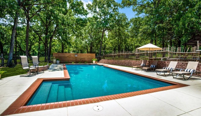 Wildwood Ranch TX- Pool + NEW Media Room & Sport Court on 160 acres- sleeps 12