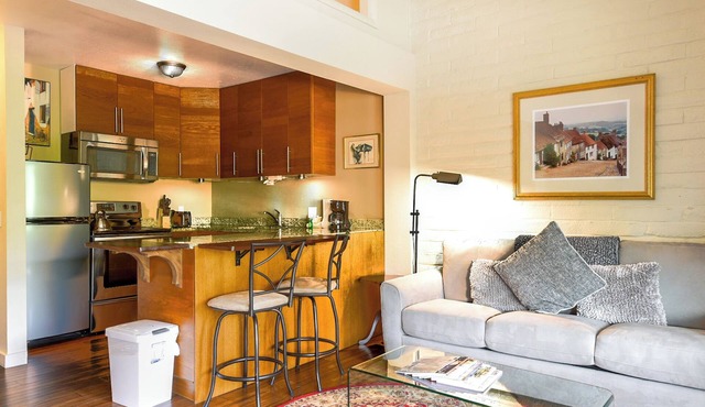 Wildwood Studio 52 - Ideal Home Away From Home for Singles