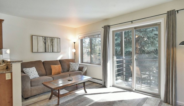 Wildwood Suites Bighorn Condo: Ski-in, Downtown Breck
