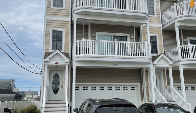 Wildwood vacation home by the Bay. Prime Location on a Beautiful Street!