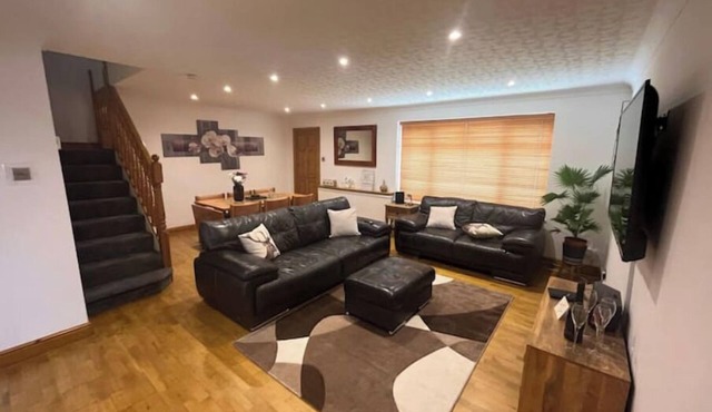 Wilford Charm: Spacious 3-bedroom retreat in Nottingham