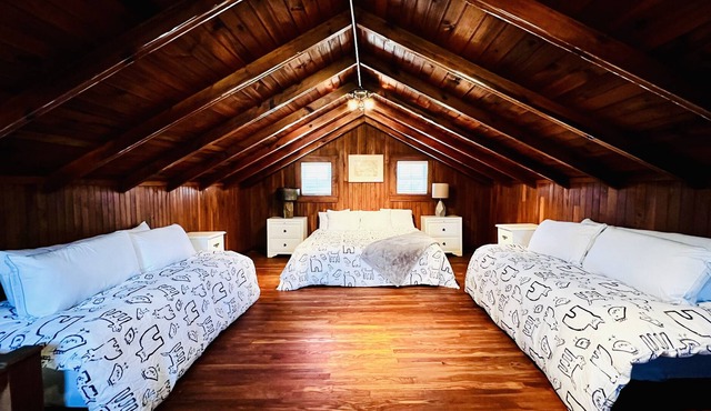 Wilkes Forest Retreat, Family Cabin