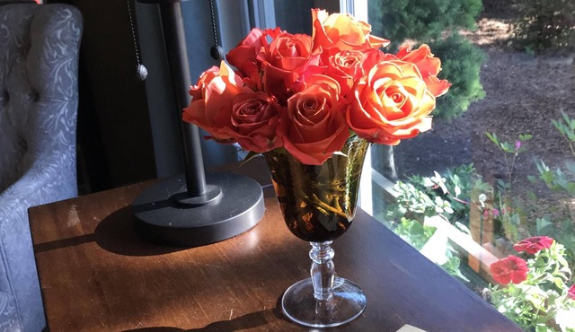 Willamette Valley wine country home nestled in the West Salem Hills