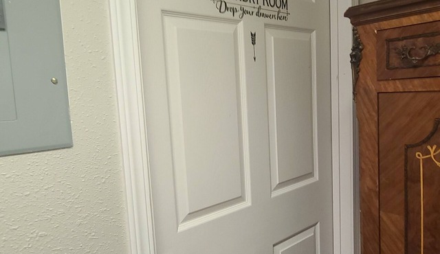 Willamette Valley Wine Country- 50+ Wineries. Safe 5 min from downtown Salem.