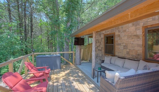 Willard Refuge | Hottub