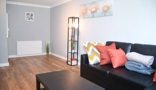 Willenhall Oasis Retreat - Serene House Rental