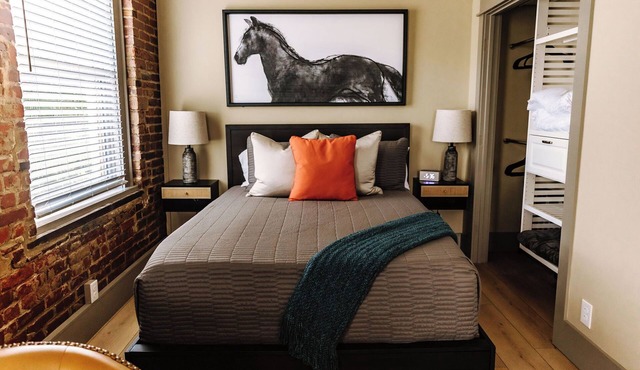 WILLIAM FORREST SUITE Newly renovated suite!