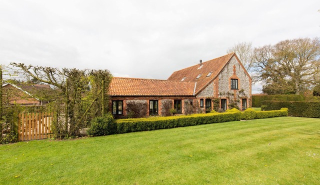 Williams Barn - a self catering cottage that sleeps 10 guests in 5 bedrooms