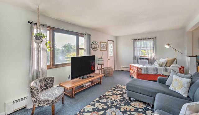 Williams Bay Getaway w/Geneva Lake Views!