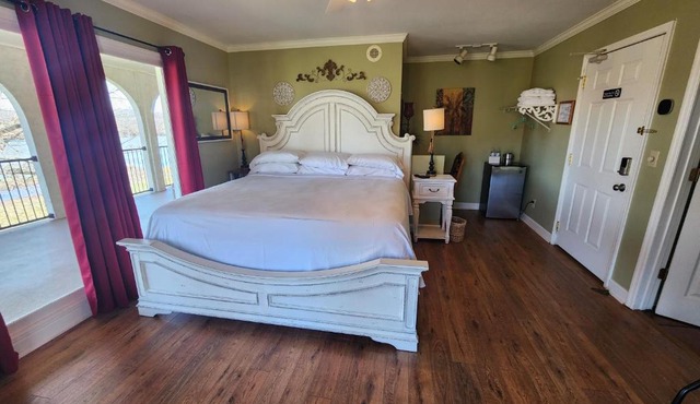 Williams Island Room at Tennessee RiverPlace