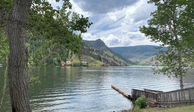 Williams Lake Rustic Mountain Lodge & Hotel- sleeps 35