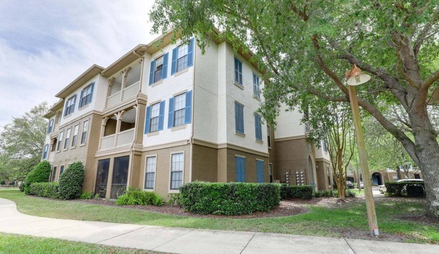 Williams Walk resort style living in Jacksonville FL! Near the beach and shops!