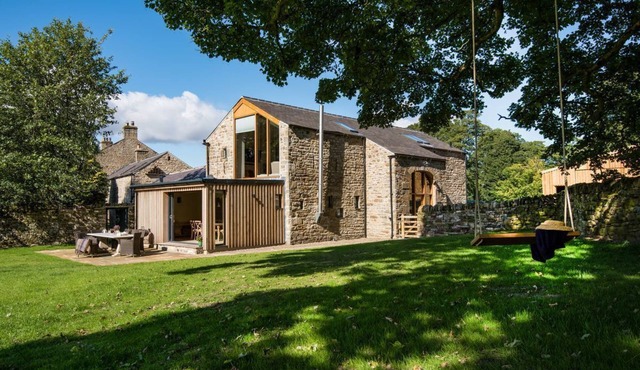 WILLIAMSTON BARN & COWSHED -sleeps 14, stunning barn conversion, luxury finishes