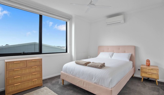 Williamstown Townhouse: Sanctuary on the Wetlands