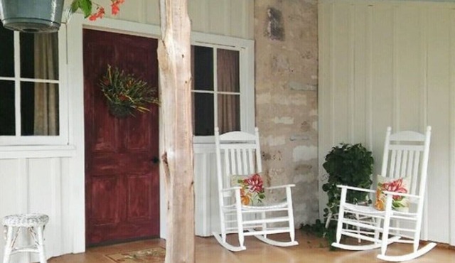Willie Mae’s Cottage at The Homestead B & B