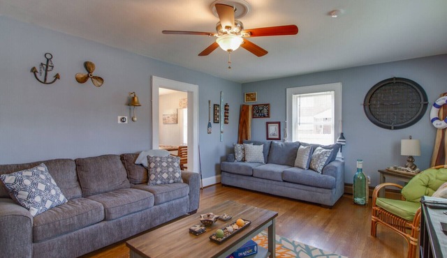 Willoughby 4BR Coastal Home Steps to Shore