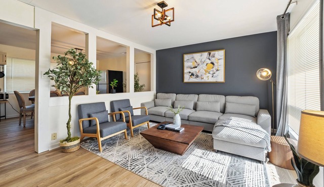 Willow: 3BR - 1 BTH Stylish and Cozy House!