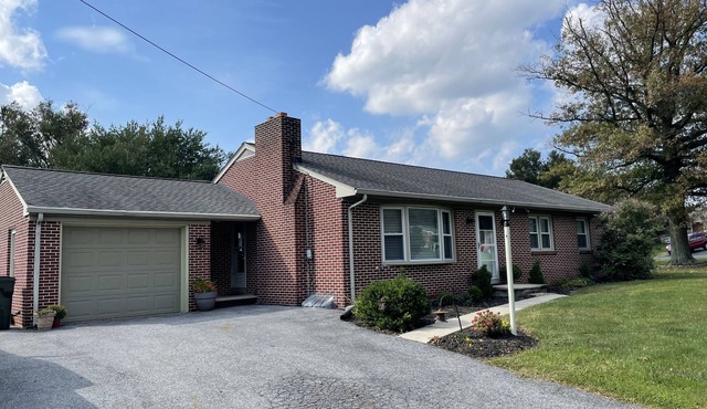 Willow Acres Retreat near outlets, shows and restaurants.