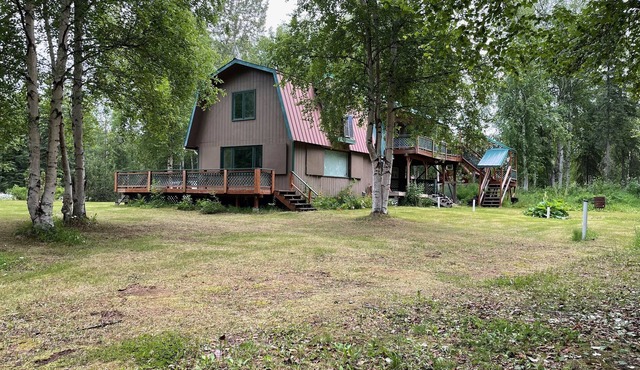Willow, Alaska getaway with a private lake access!