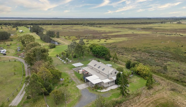 Willow Barn on 9 acres - Huge Swim Spa - Country Escape - EV Charging avail