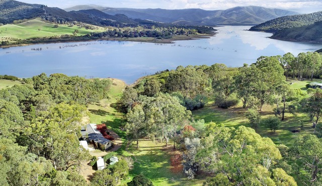 Willow Bend, Waterfront property with a private pontoon