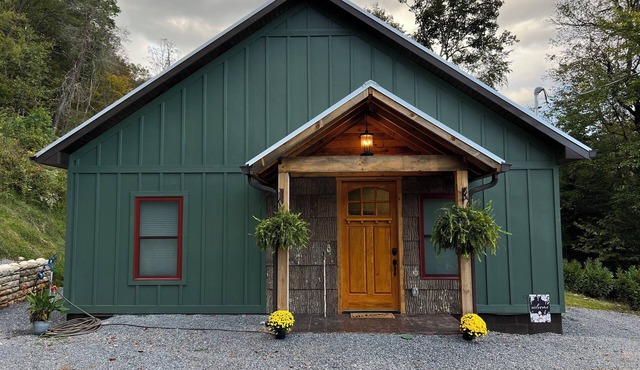 Willow Cabin- Private 2 BR Cabin