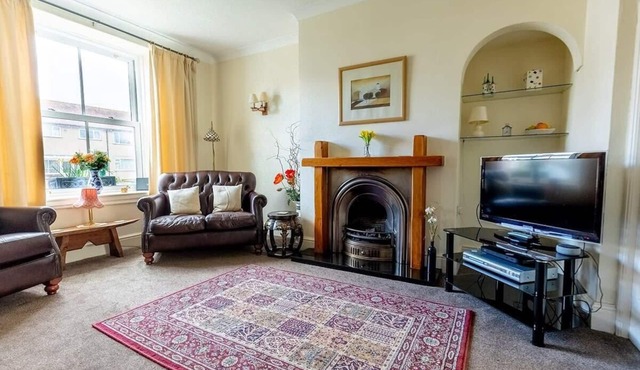 Willow Cottage, 3 Bed Cottage, Penrhyn Bay