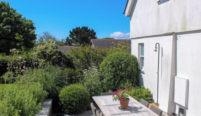 WILLOW COTTAGE, family friendly, luxury holiday cottage in Dartmouth