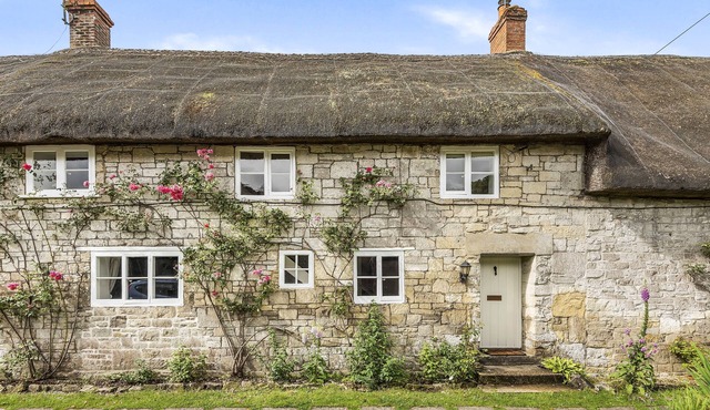 Willow Cottage is a beautiful thatched cottage with bags of character and charm