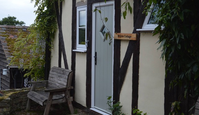 Willow Cottage - sleeps 2 guests in 1 bedroom