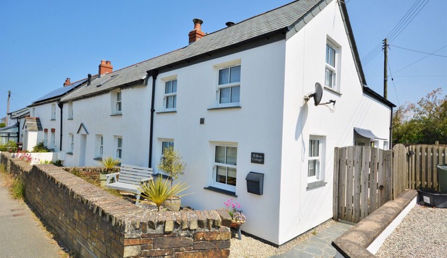 Willow Cottage - Two Bedroom House, Sleeps 4