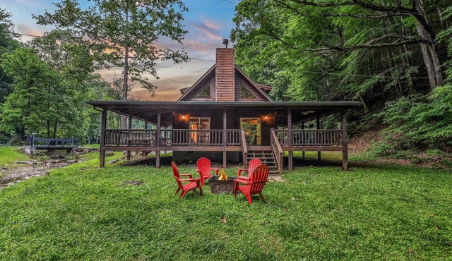 Willow Creek 2 Bedroom Cabin by RedAwning